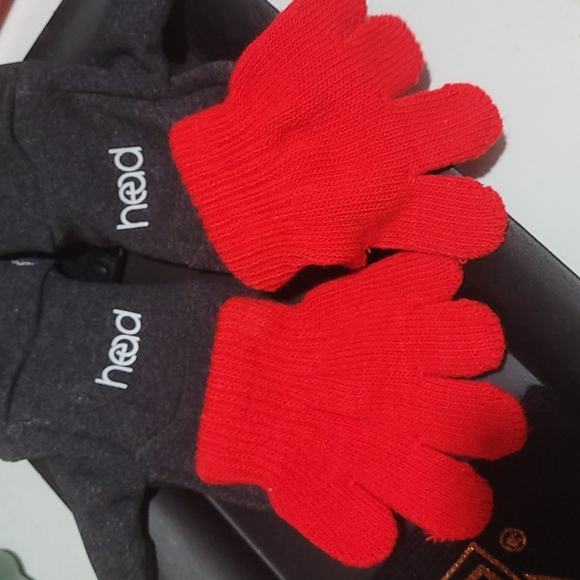 Toddler beanie, toddler mittens and red gloves. Winter gear Toddler - Picture 4 of 16
